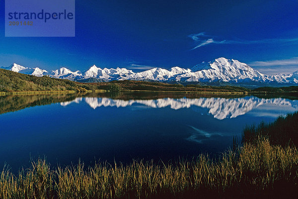 MT McKinley Relfected in Wonder Lake Denali Nationalpark Alaska Sommer