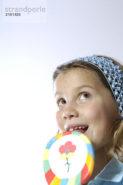 Nahaufnahme Girl lecken lollipop