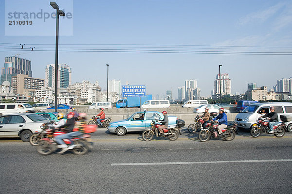 Verkehr auf der Stadtautobahn  China