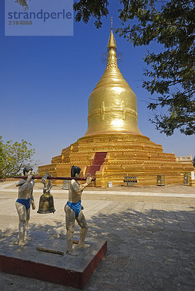 Statuen an Pagode  Lawkananda Pagode  Bagan  Myanmar