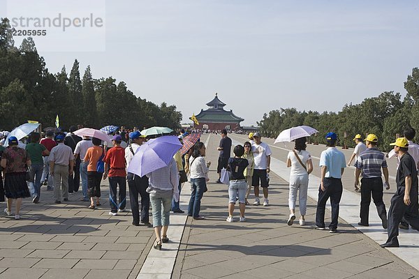 Gruppe von Touristen an Pagode  Temple Of Heaven  Beijing  China