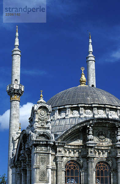 Moschee und Minarette gegen Himmel  Mecidiye Mosque  Istanbul  Türkei