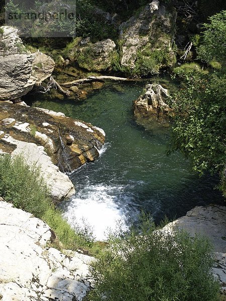 Wasserfall im Fluss  Vis  Navacelles  Languedoc-Roussillon  Frankreich