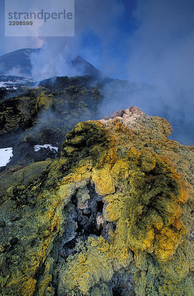 Italien  Sizilien. Etna Regional Park  Südosten Krater