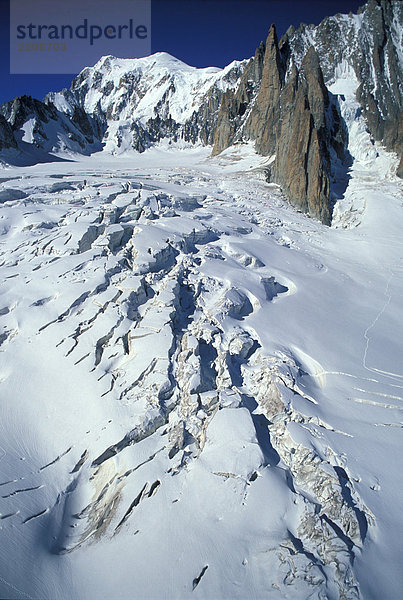 Frankreich  Alpen  Mont Blanc  Säulen auf Glacier du Geant
