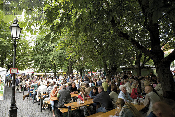 Deutschland  Bayern  München  Biergarten  Viktualienmarkt