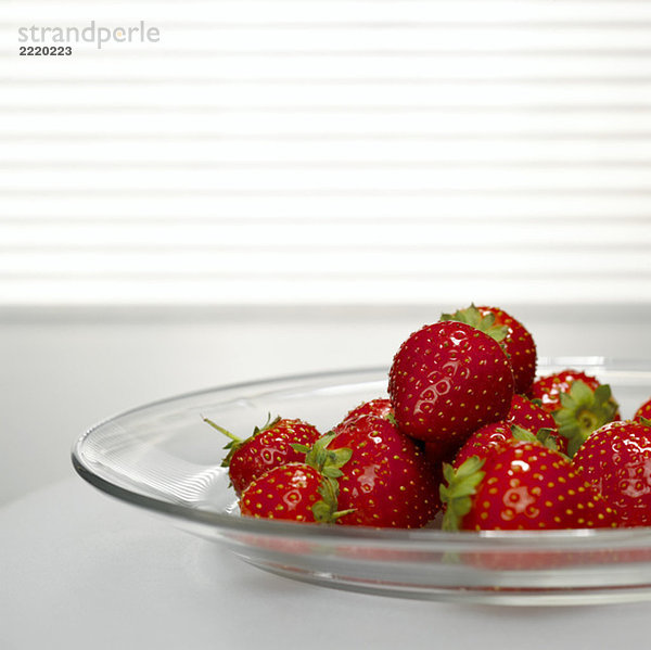 Erdbeeren auf Teller  Nahaufnahme