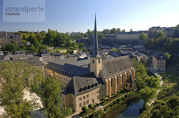 Luftbild von Kloster in der Stadt  Fluss Alzette  Luxemburg Stadt  Luxemburg