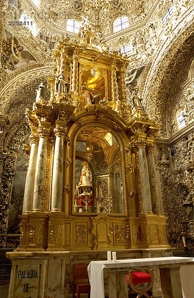 Altar in der Kathedrale  Capilla del Rosario  Santo Domingo Kirche  Puebla  Mexiko
