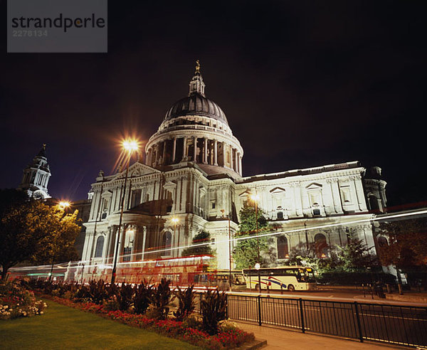 St. Paul's Cathedral bei Nacht  London