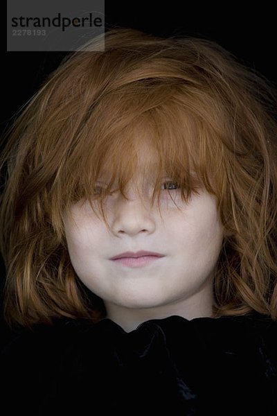Porträt eines Mädchens mit roten Haaren