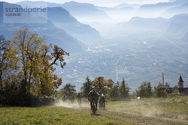 Italien  Südtirol  Bozen  Mountainbiken