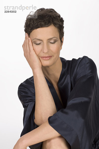Frau mit Kopfschmerzen  Portrait