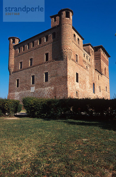 Piemont  Langhe  Grinzane Cavour. Burg