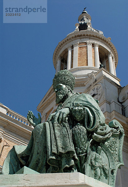 Italien  Marche  Loreto  Madonna Square  Santa Casa Heiligtum statue