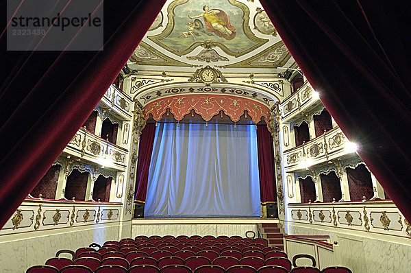 Theatergebäude Theater Emilia-Romangna Italien