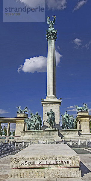 Europa  Ungarn  Budapest  Heldenplatz  unbekannter Soldat Grab