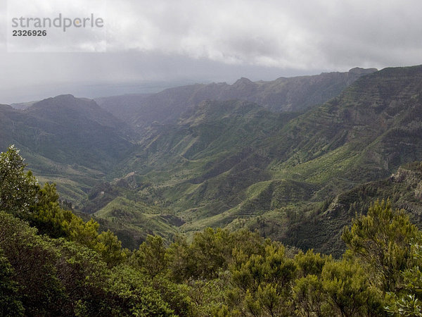 Wolkenlos über Tal  Cumbre ce Tajaque  La Gomera  Kanarische Inseln  Spanien