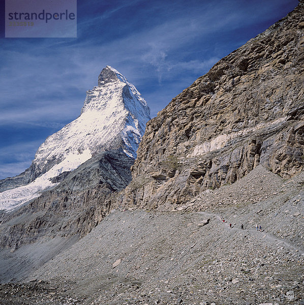 10505105  walking  Wandern  Gruppe  remote  Stein verschwenden Müllkippe  Matterhorn  Sehenswürdigkeit  Berg  Schweiz  Europa  Wallis  Hornli