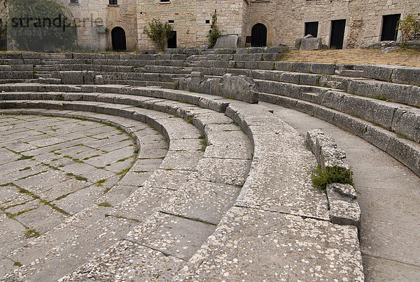 Italien  Molise  Sepino die römischen Ruinen  Amphitheater