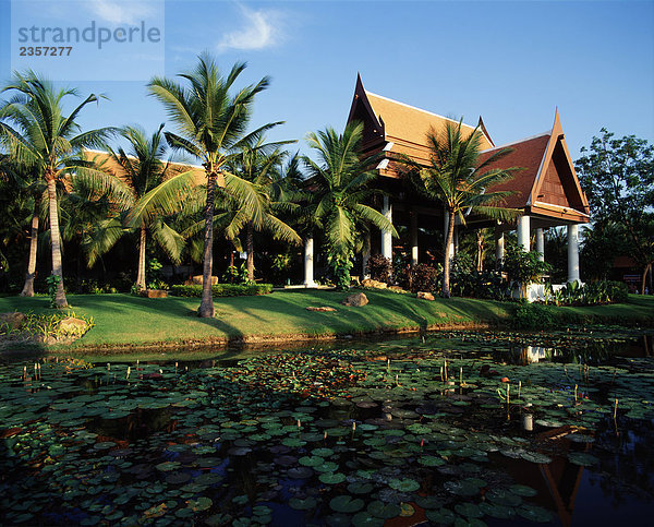 Gärten und Eingang des Anantara Hotel in Hua Hin  Thailand