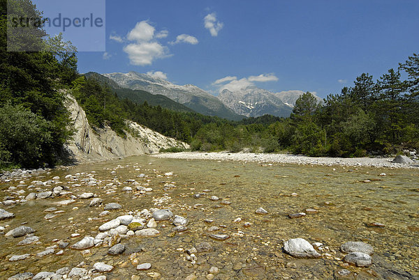 Italien  Friuli Venezia Giulia  Giulie Alpen  Resia river