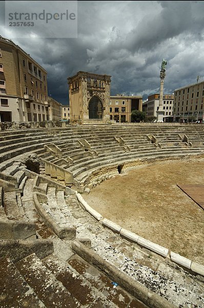 Apulien  Lecce  das römische theater