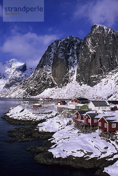 nahe Hütte Tradition Norwegen Insel angeln Hamnoy Lagune Moskenesoy