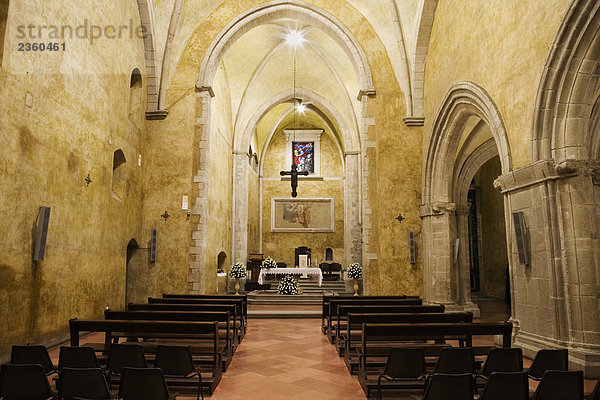 Italien  Calabria  Paola  San Francesco di Paola Heiligtum. Innenraum der alte Basilika