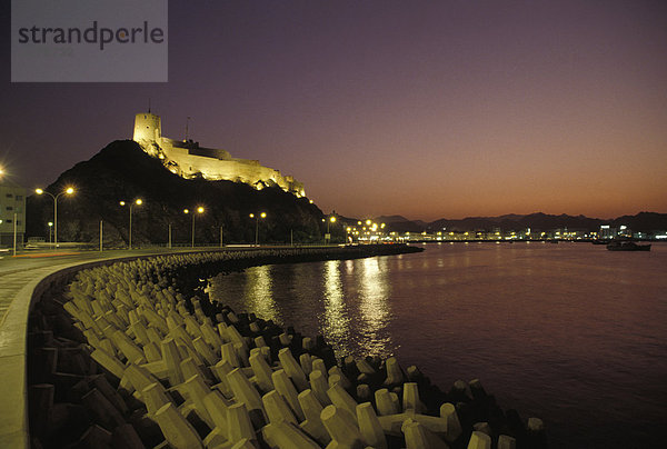 Oman  Muscat  den Hafen und das fort