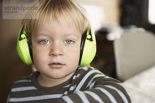 Junge mit Kopfhörer  Portrait