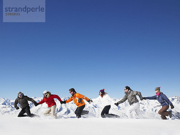 Gruppenlauf im Schnee