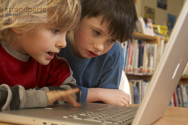 Kinder am Computer