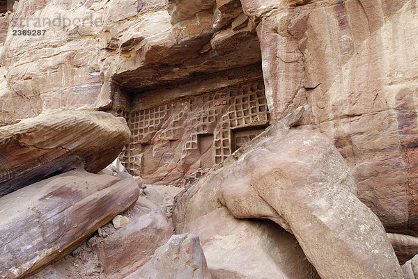 Felsen am archäologischen Stätte  Petra  Wadi Musa  Jordanien