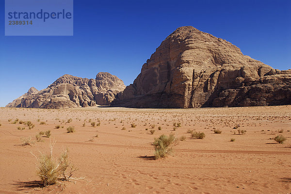 Felsformationen auf Landschaft  Wadi Rum  Jordanien