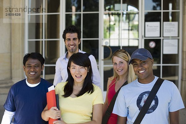 Studenten auf dem Campus