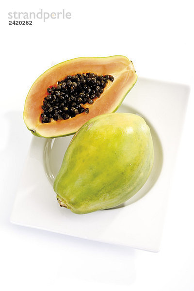 Geschnittene Papaya-Früchte  erhöhte Ansicht