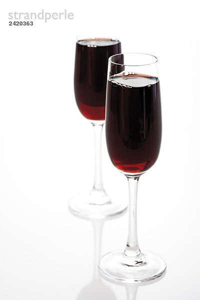 Zwei Gläser mit Portwein
