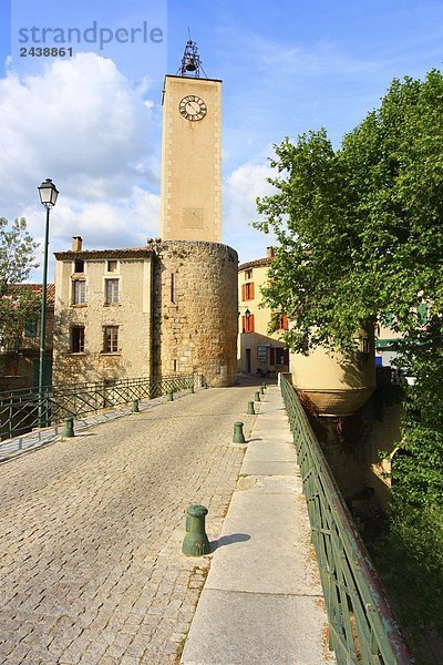 Gepflasterten Straße  Glockenturm  Mollans-Sur-Ouveze  Vaucluse  Provence-Alpes-Côte d ' Azur  Frankreich