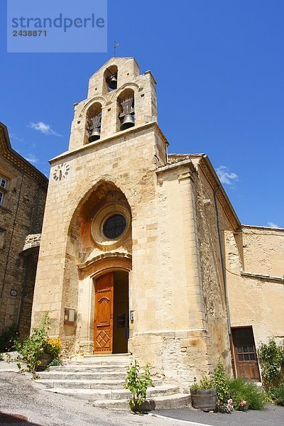 Fassade der Kirche  Rousset-Les-Vignes  Vaucluse  Provence-Alpes-Côte d ' Azur  Frankreich