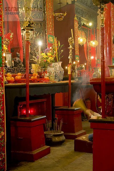 Räucherstäbchen Brennen im Tempel  Mann Mo Tempel  Hong Kong  China