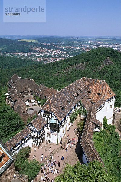 Luftbild von Menschen in Burg  Eisenach  Wartburg  Thüringen  Deutschland