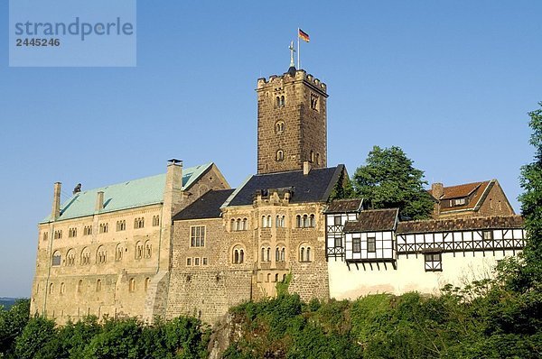 Deutscher Flagge flattern auf Burg  Wartburg  Eisenach  Thüringen  Deutschland