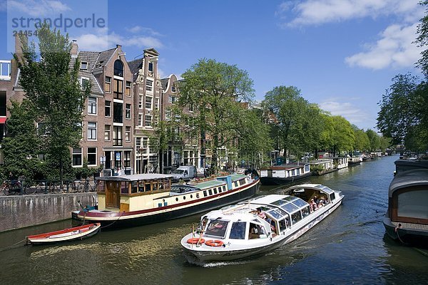 Boot in Canal  Prinsengracht  Amsterdam  Niederlande