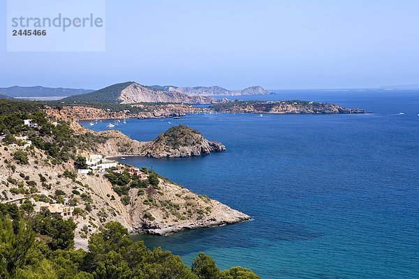 Inseln im Meer  Es Cubells  Ibiza  Balearen Inseln  Spanien
