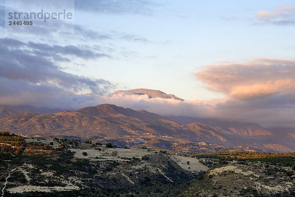 Panoramische Ansicht der Bergkette bei Sonnenuntergang  Mount Ida  Kreta  Griechenland