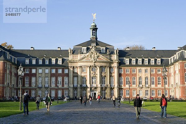 Fassade der Universität  Münster  Nordrhein-Westfalen  Deutschland