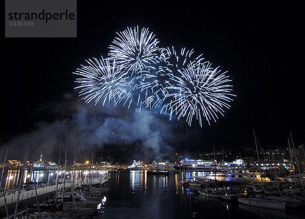 Italien  Ligurien  Genua  der alte Hafen  Feuerwerk
