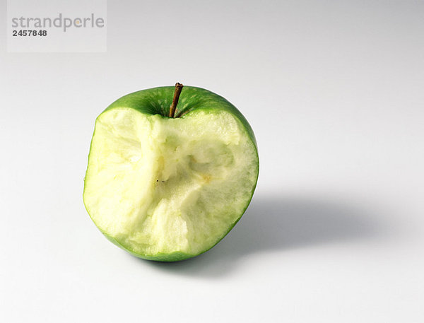 Teilweise gegessener Apfel  Nahaufnahme
