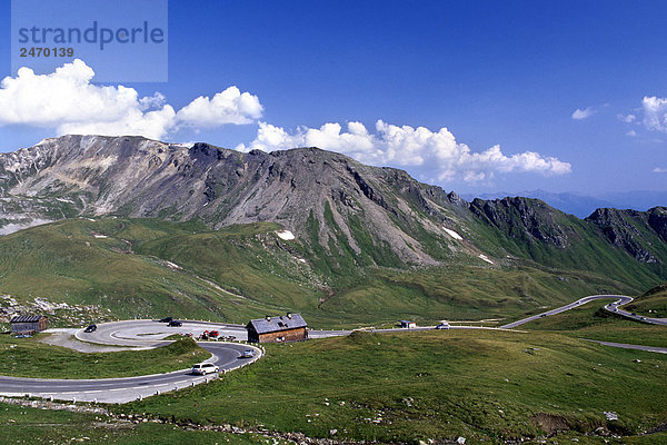 Kurvenreiche Straße passieren Landschaft  hohen Tauern Alpen  Mölltaler  Kärnten  Österreich